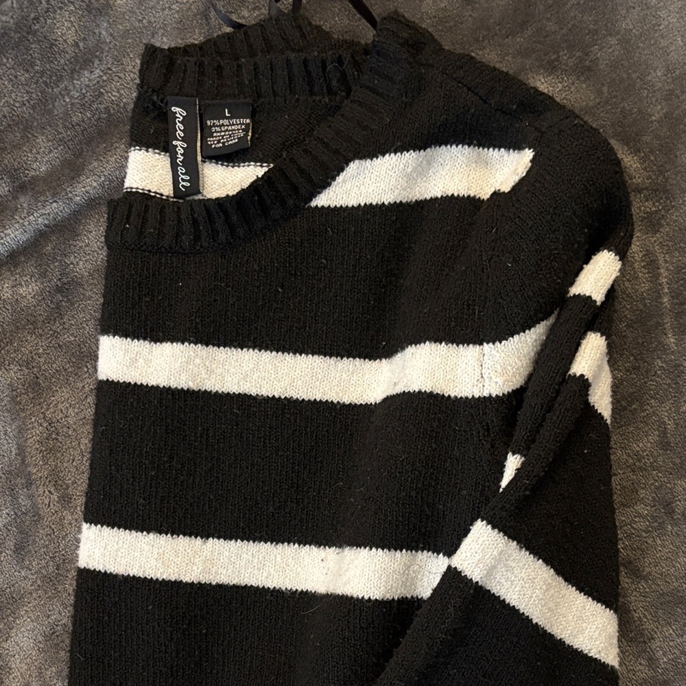 Bundle of 3 sweaters